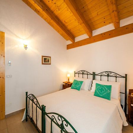 La Casa Di Mannazzotta 2 Bed & Breakfast Castelsardo Bagian luar foto