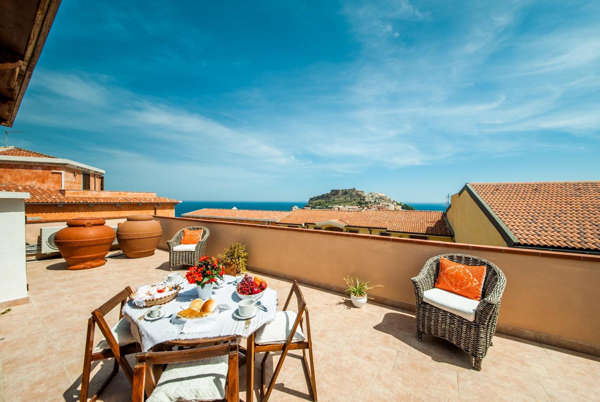 La Casa Di Mannazzotta 2 Bed & Breakfast Castelsardo Bagian luar foto