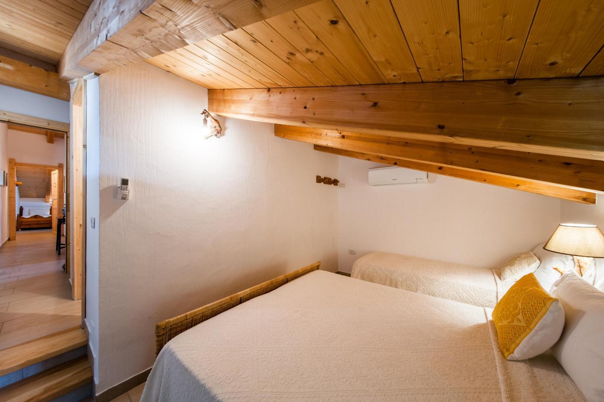La Casa Di Mannazzotta 2 Bed & Breakfast Castelsardo Bagian luar foto