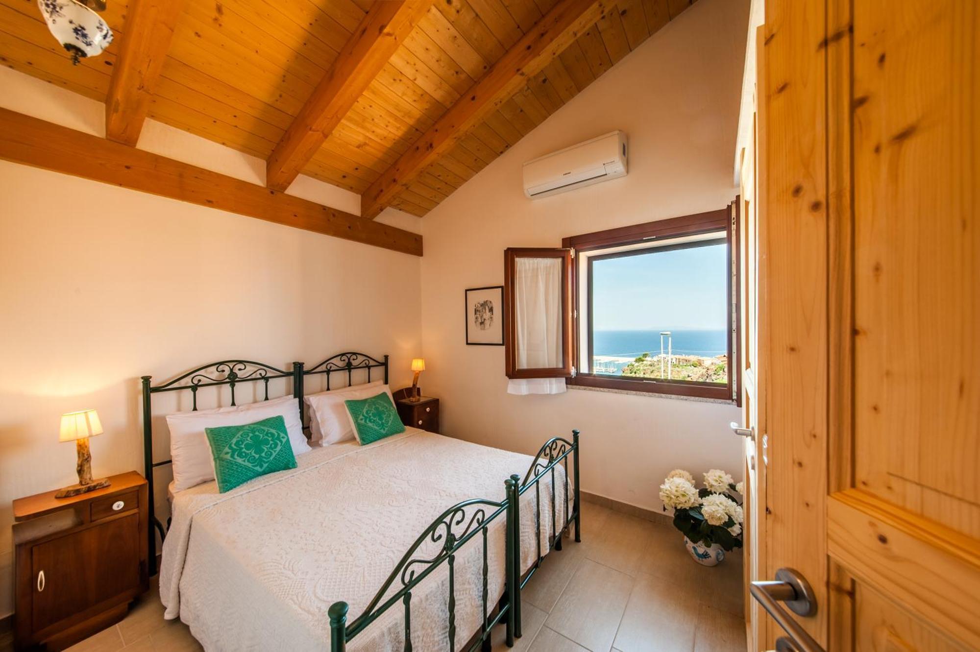 La Casa Di Mannazzotta 2 Bed & Breakfast Castelsardo Bagian luar foto